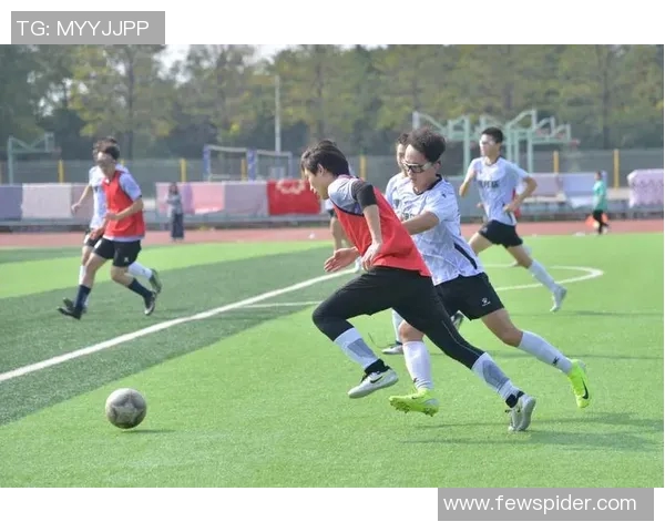 赛后分析：上海足球队与西安足球队的表现与状态对比探讨